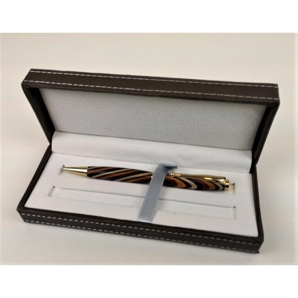 Brun/hvid lderske til penne