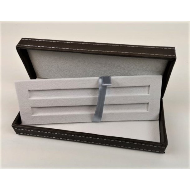 Brun/hvid lderske til penne