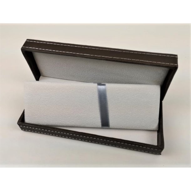 Brun/hvid lderske til penne